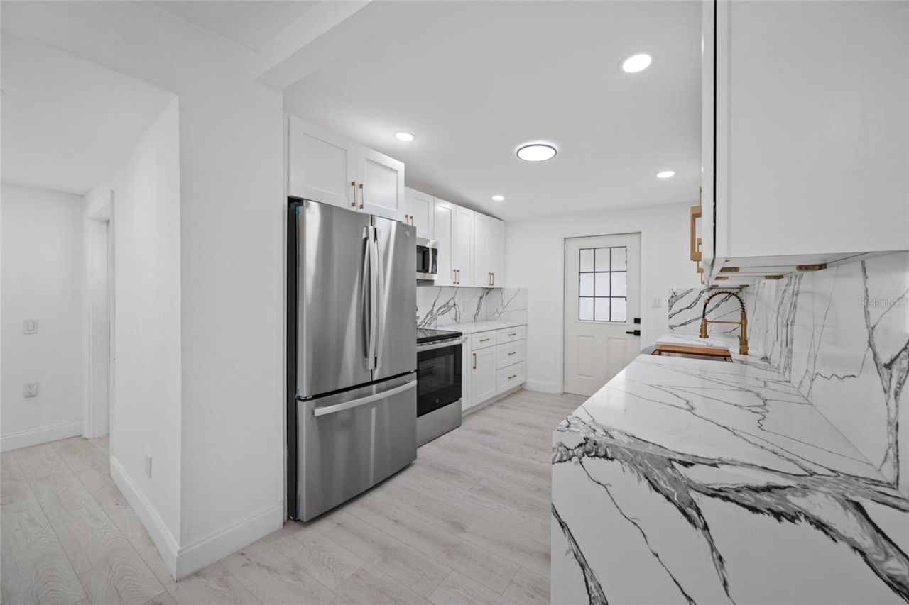 6908 11th Avenue E, Palmetto, FL 34221 Photo