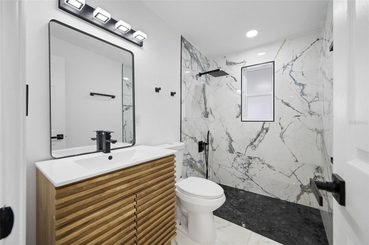 6908 11th Avenue E, Palmetto, FL 34221 Photo