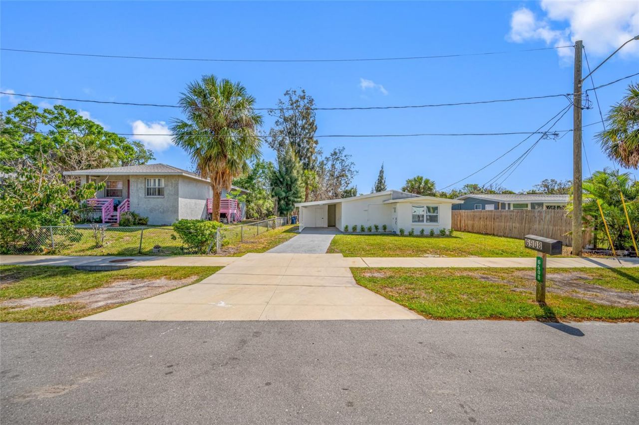 6908 11th Avenue E, Palmetto, FL 34221 Photo