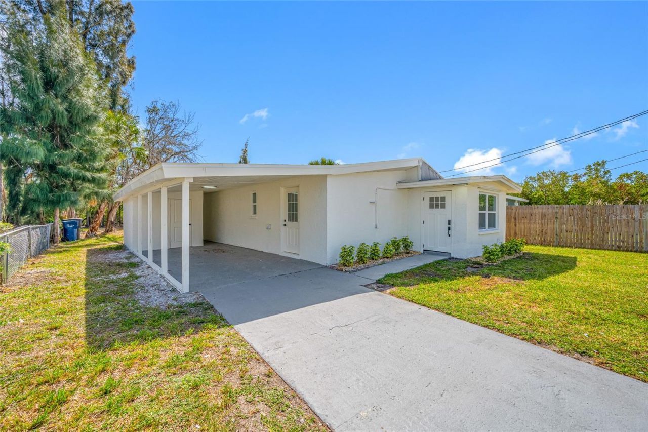 6908 11th Avenue E, Palmetto, FL 34221 Photo