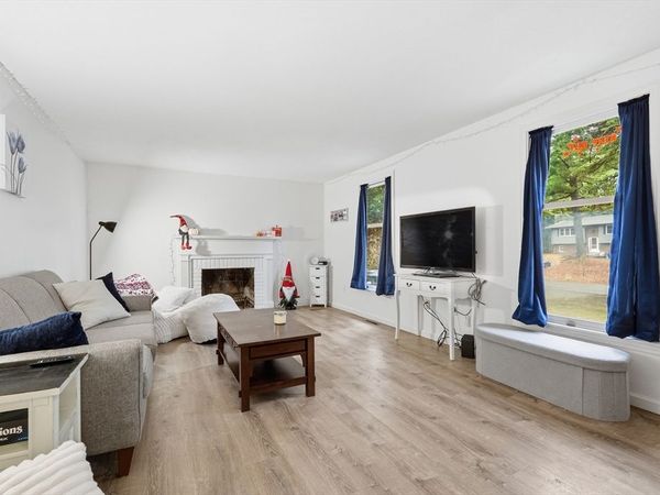 228 Aubinwood Rd, Amherst, MA 01002