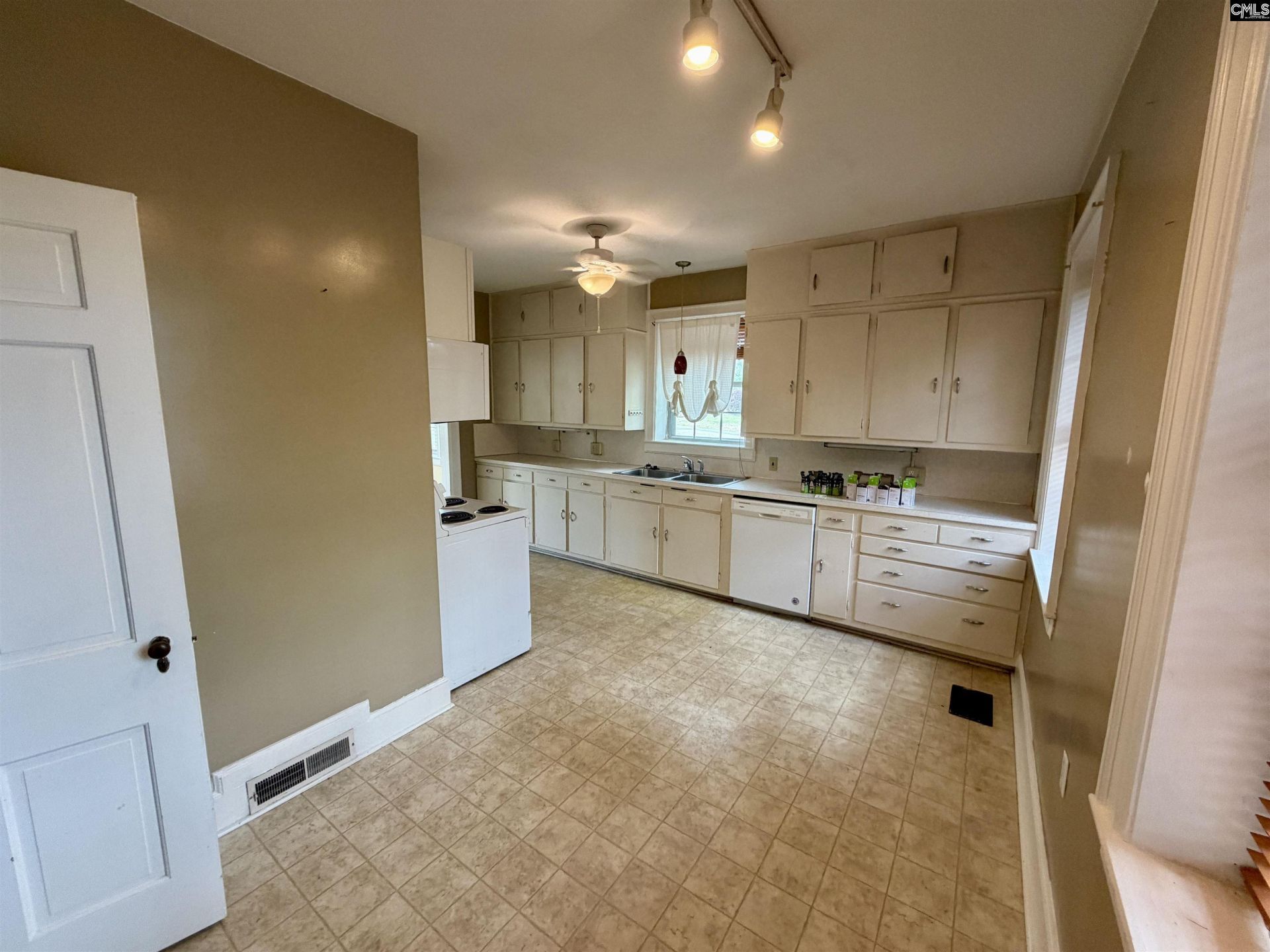 1001 Wildwood Avenue  Photo 9