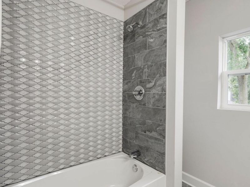 203 N Wheatland Avenue , Columbus, OH 43204 Photo 9