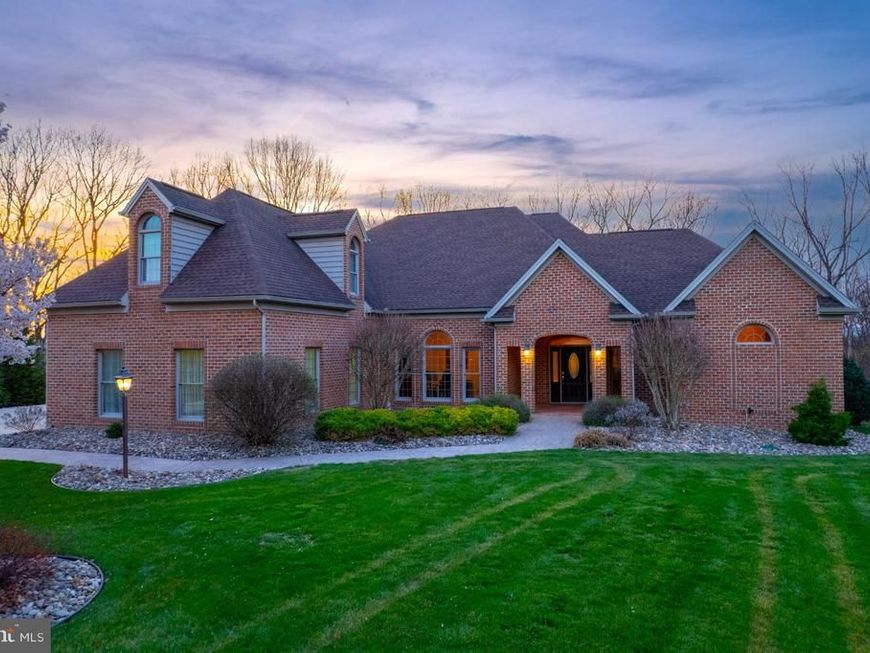2368 Castlegreen Drive, Greencastle, PA 17225 Main Photo
