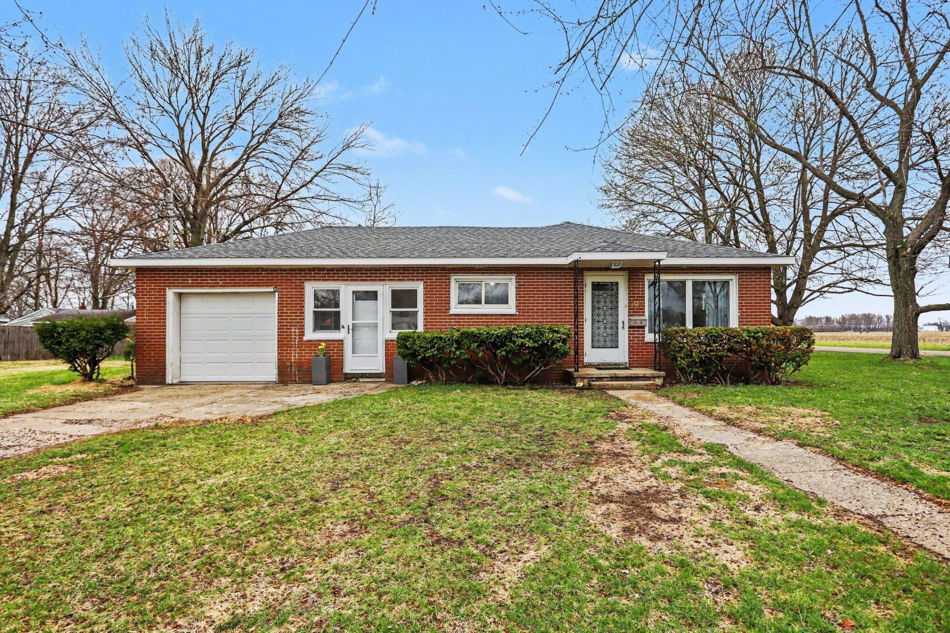 609 E Railroad Street, Bronson, MI 49028 Main Photo