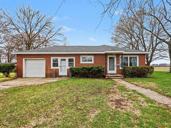 609 E Railroad Street, Bronson, MI 49028