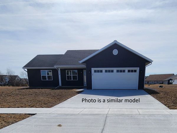 549 Autumn Drive, Walworth, WI 53184