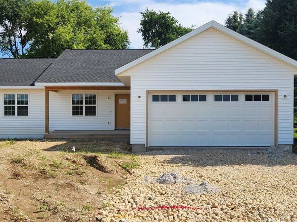 549 Autumn Drive, Walworth, WI 53184