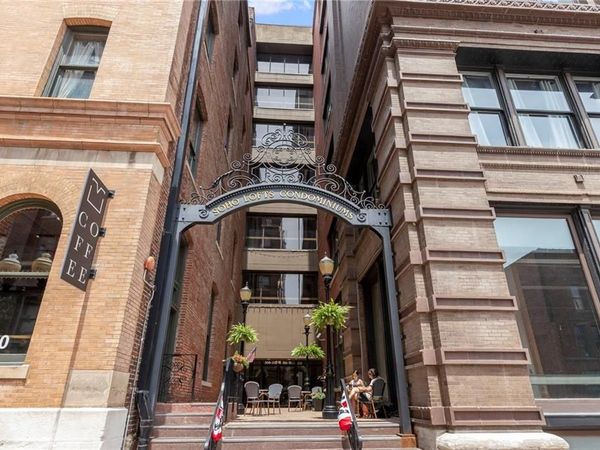 308 W 8th Street, Unit 303, Kansas City, MO 64105