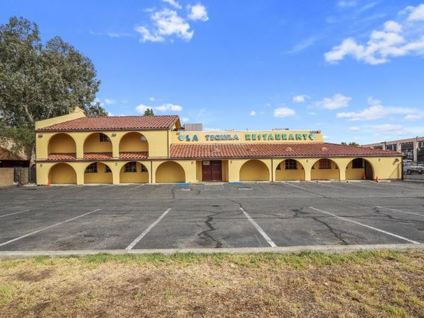 4439 Florin Rd, Sacramento, CA 95823