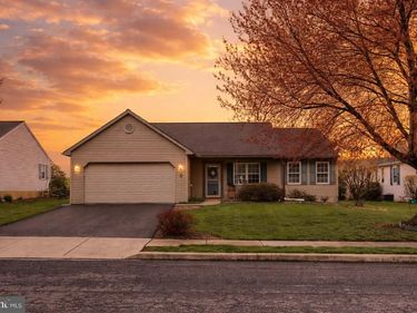 47 ARBOR DRIVE, MYERSTOWN, PA 17067