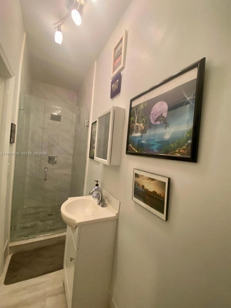 656 NW 129th Pl, Miami, FL 33182 Photo