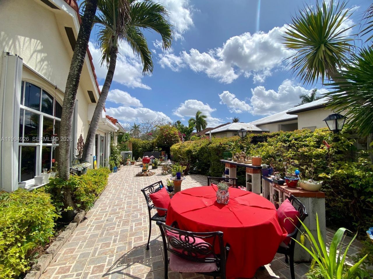 656 NW 129th Pl, Miami, FL 33182 Photo