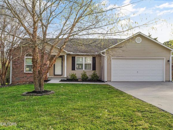 8431 Gardenside Lane, Powell, TN 37849