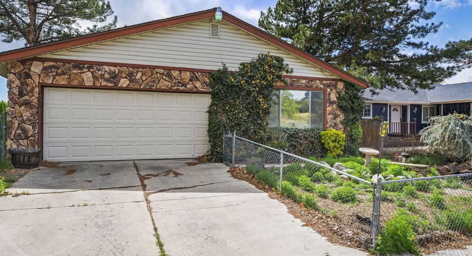 2550 Melody Lane, Reno, NV 89512 Photo