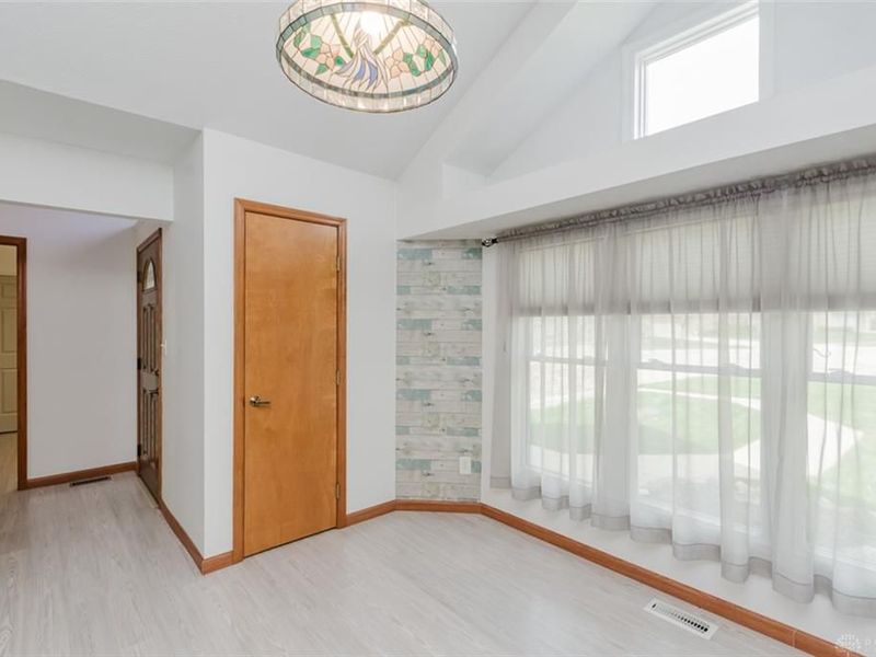 430 Craftsbury Court, Kettering, OH 45440 Photo 3