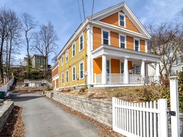 90 Mechanic St, Fitchburg, MA 01420