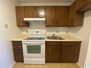 1228 E Street , Lincoln, NE 68508