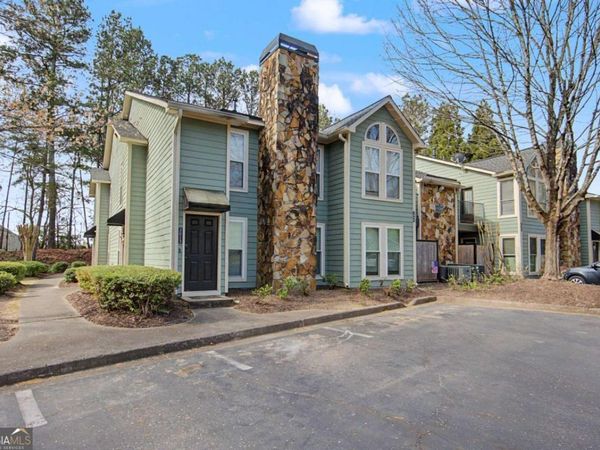 2011 Canyon Point Circle, Roswell, GA 30076