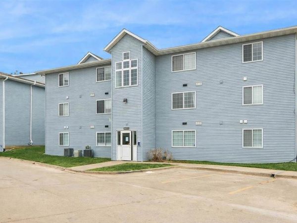 930B Boston Way, Unit 7, Coralville, IA 52241