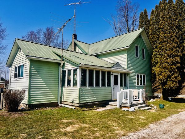 117 W Meisenheimer Road, Scottville, MI 49454