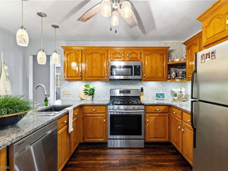 4742 Cherimoya Avenue, Green, OH 44319 Photo 9