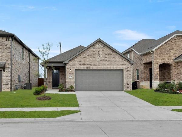 5925 Laurel Lake Lane, Pilot Point, TX 76258