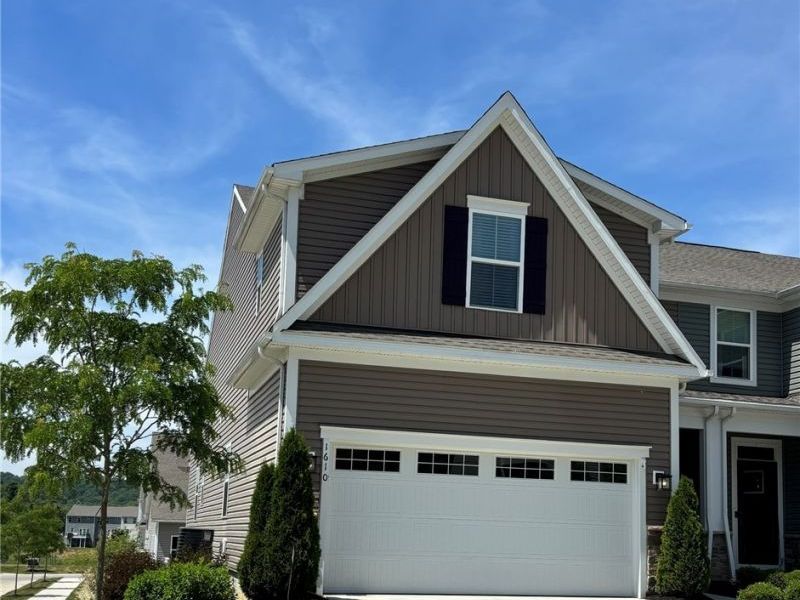 1610 Mud Brook Lane, Akron, OH 44313 Photo 2
