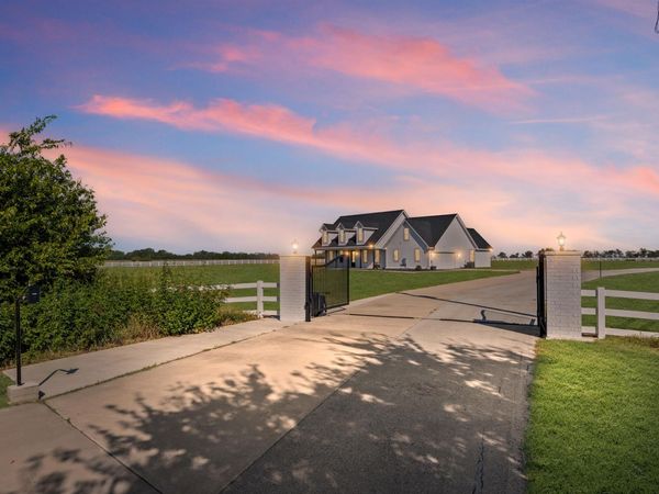 821 Silent Valley RD, Lockhart, TX 78644