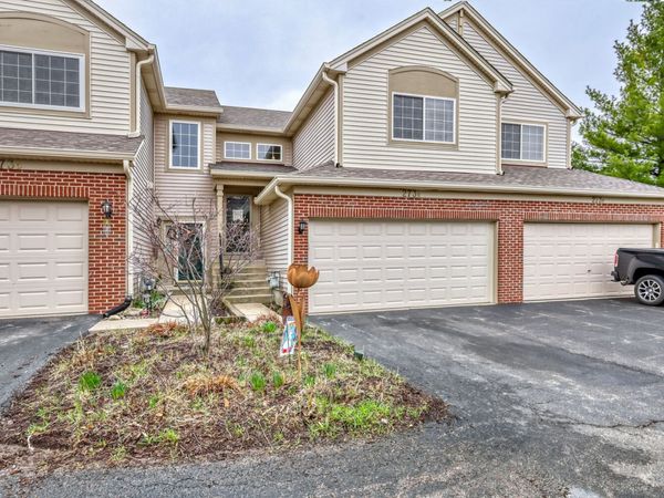 273 Nicole Drive , Unit E, South Elgin, IL 60177