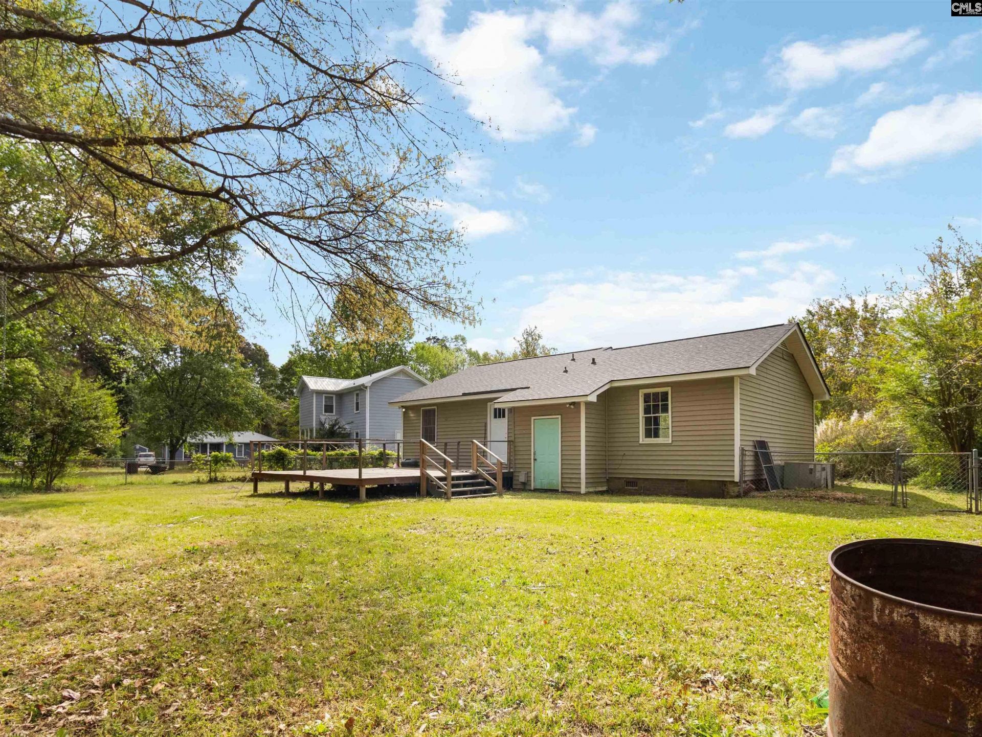 221 Farringdon Court Photo 20