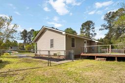 221 Farringdon Court  photo 4