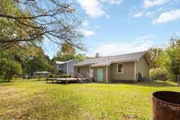 221 Farringdon Court  photo 4