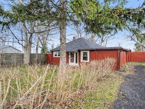 3343 Lake Road, North Kingsville, OH 44030