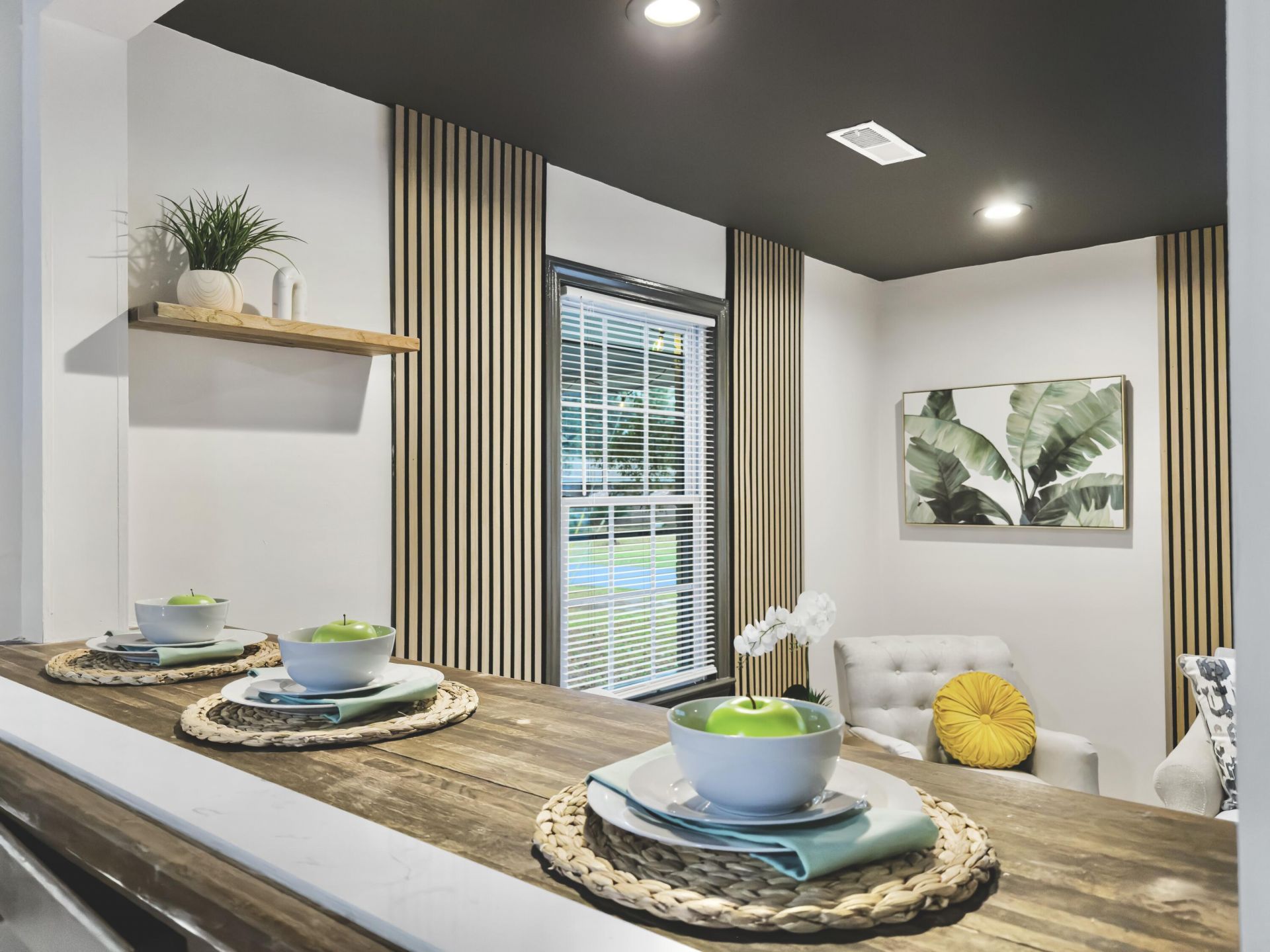 2632 Ridgewood Avenue Photo 4