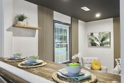 2632 Ridgewood Avenue photo 4