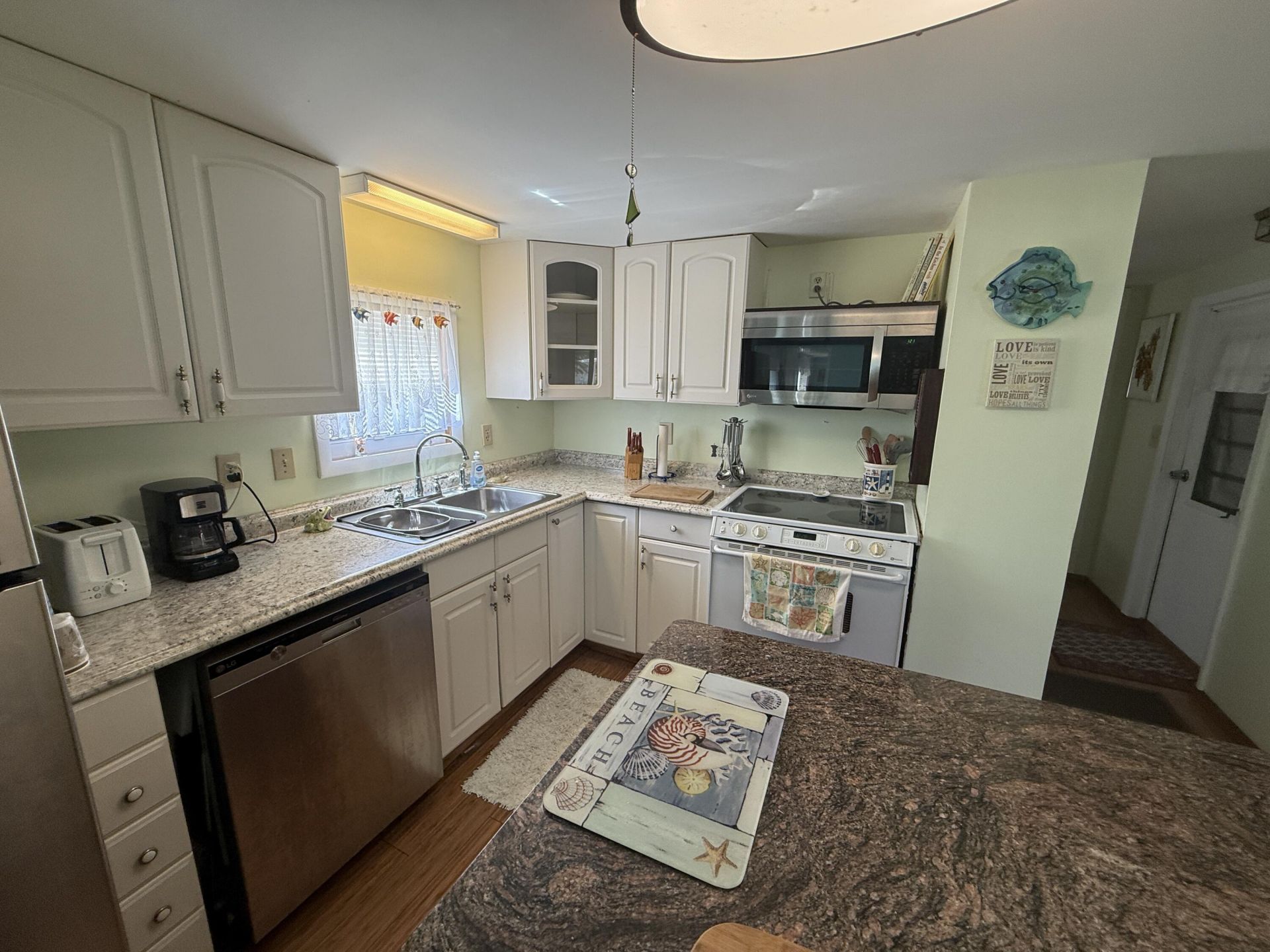 8008 SE Swan Avenue, Hobe Sound, FL 33455 Photo