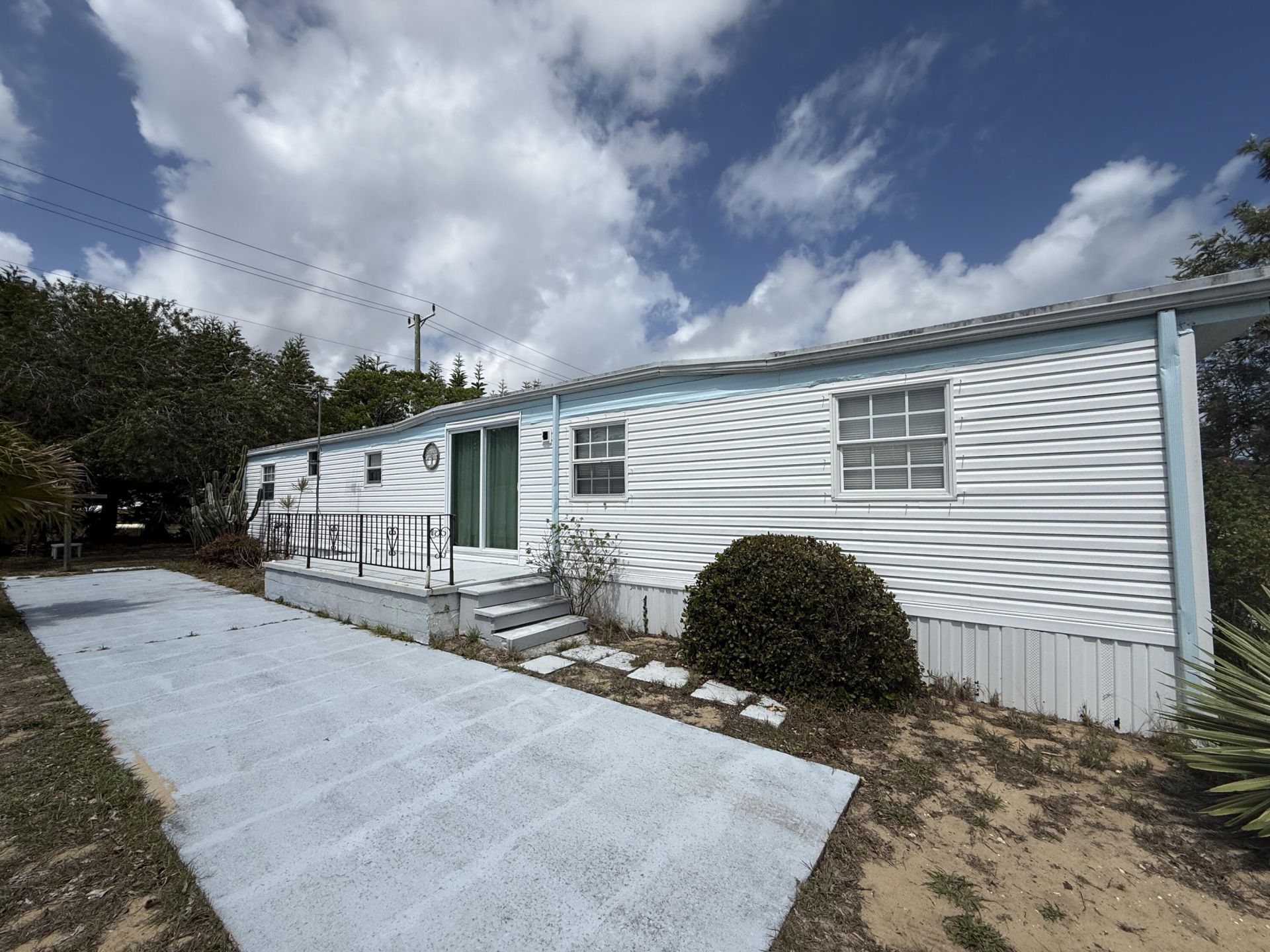 8008 SE Swan Avenue, Hobe Sound, FL 33455 Photo