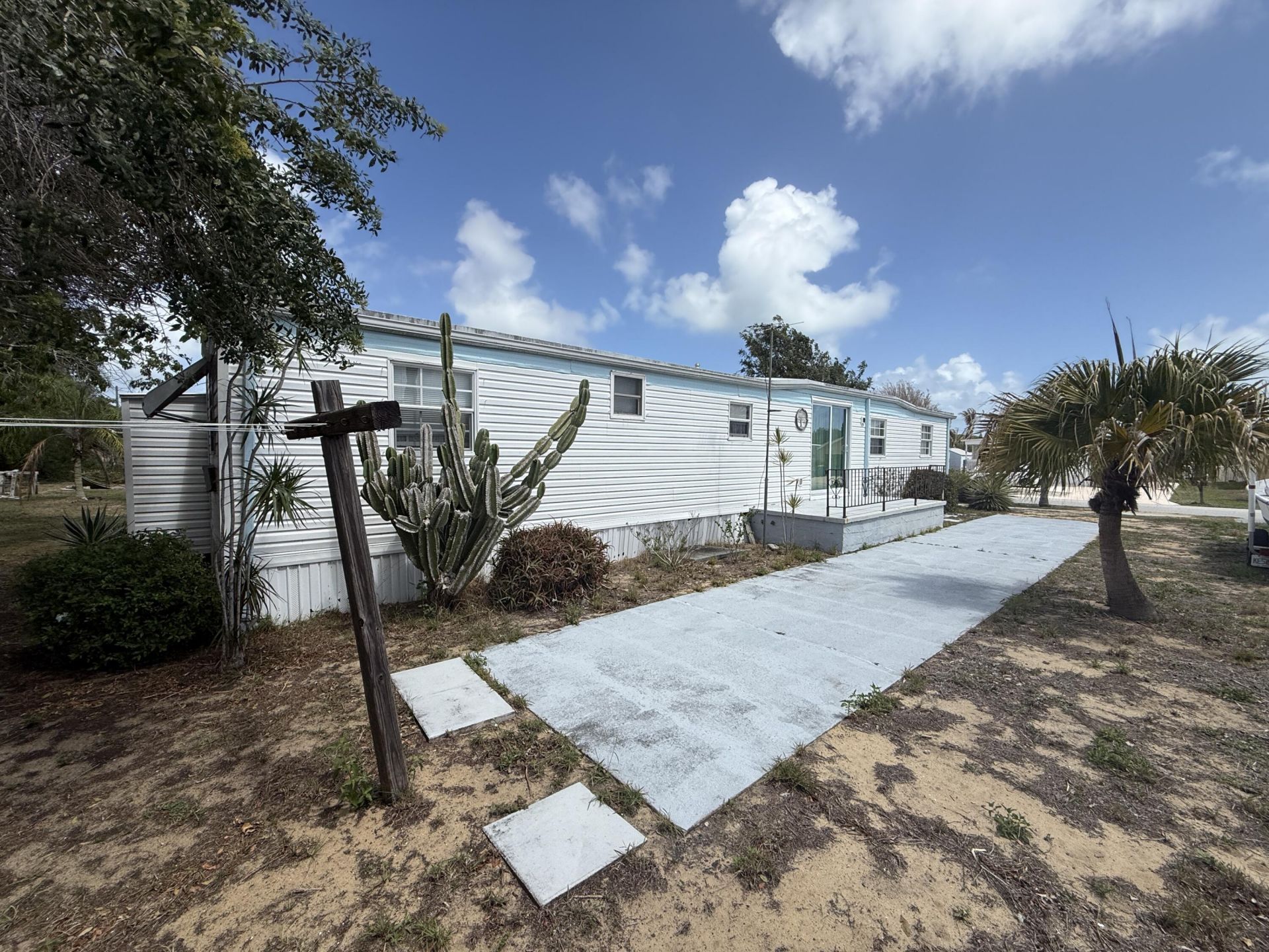 8008 SE Swan Avenue, Hobe Sound, FL 33455 Photo