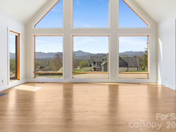 8 Nottingham Drive, Candler, NC 28715