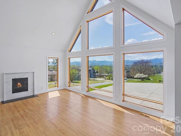 8 Nottingham Drive, Candler, NC 28715