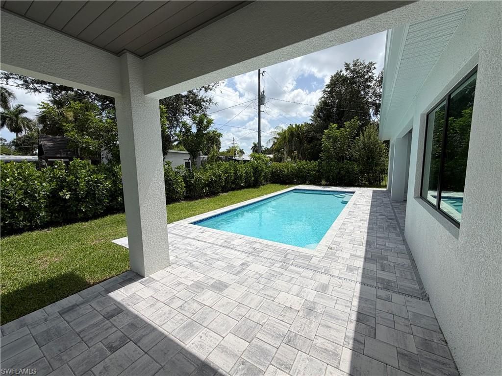 1257 22nd Ave N, Naples, FL 34103 Photo