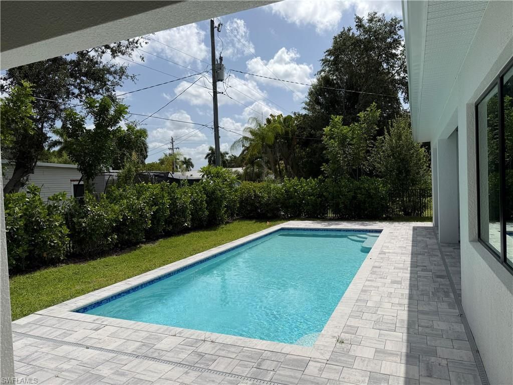 1257 22nd Ave N, Naples, FL 34103 Photo