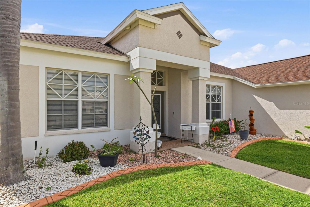 13706 Artesa Bell Drive , Riverview, FL 33579 Photo