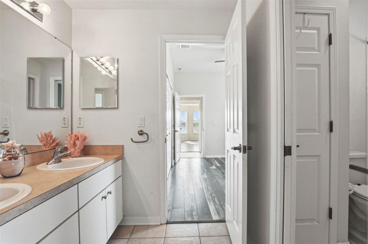 13706 Artesa Bell Drive , Riverview, FL 33579 Photo