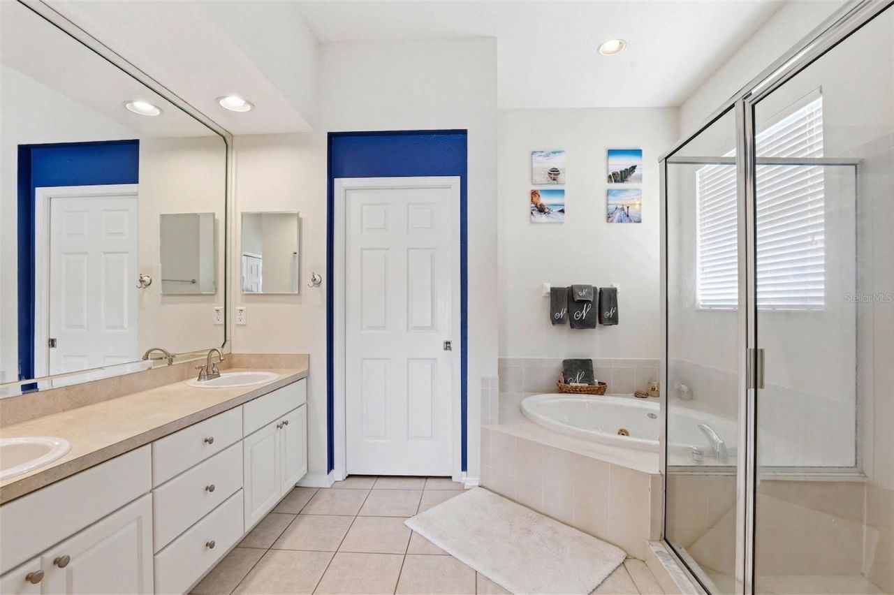 13706 Artesa Bell Drive , Riverview, FL 33579 Photo