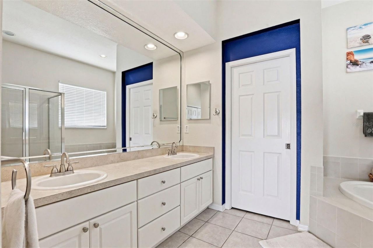 13706 Artesa Bell Drive , Riverview, FL 33579 Photo