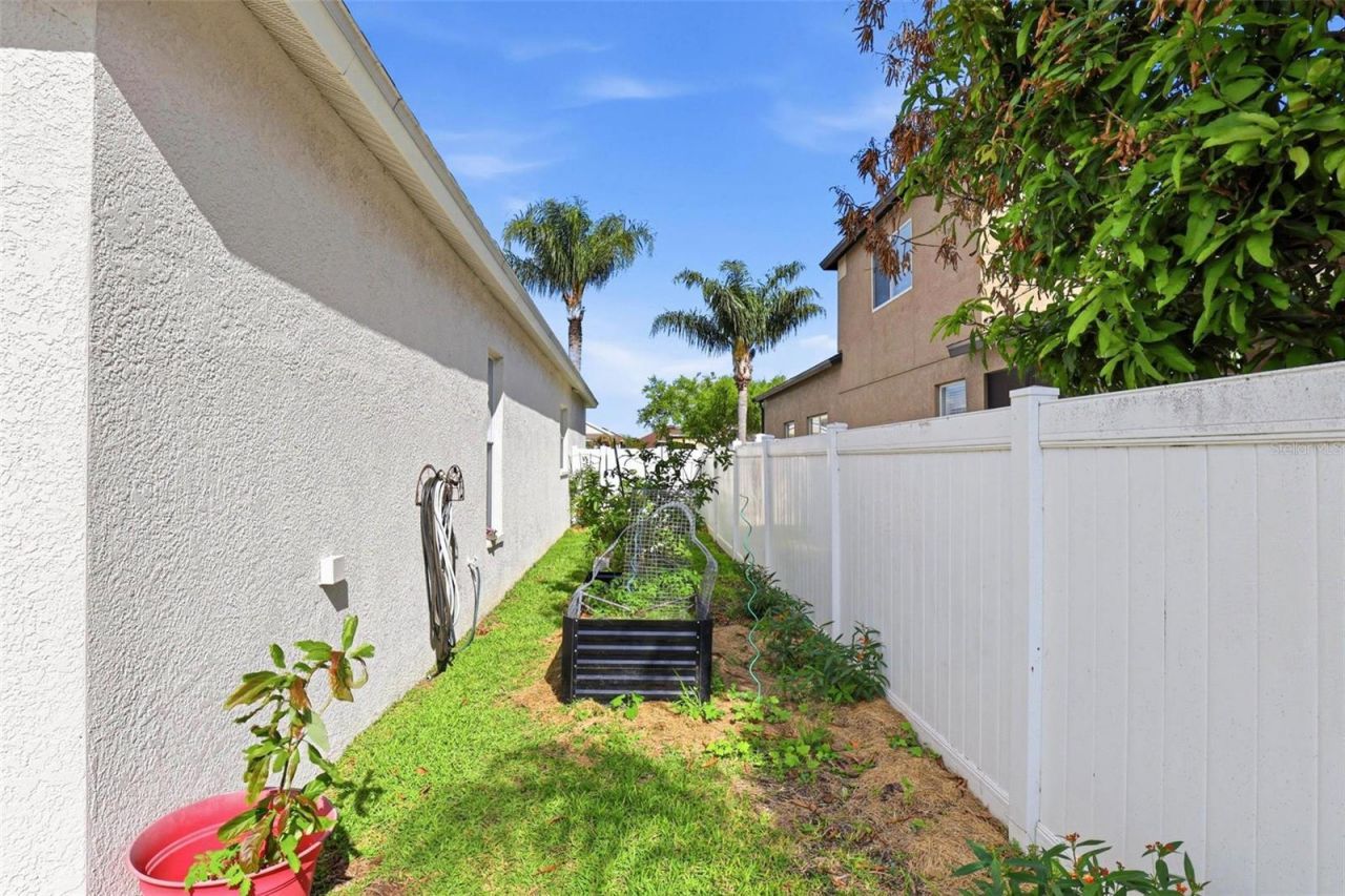 13706 Artesa Bell Drive , Riverview, FL 33579 Photo