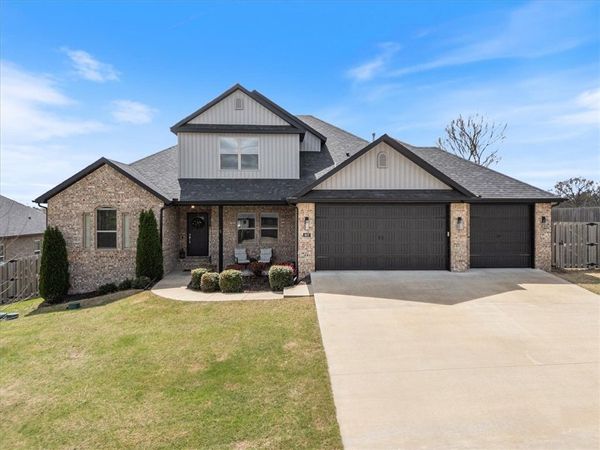 907 Red Oak Loop , Elm Springs, AR 72762