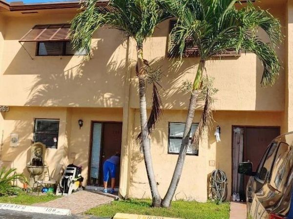 6850 NW 173rd Dr, Unit 106, Hialeah, FL 33015